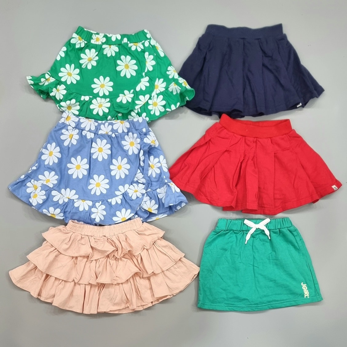 [🆕🇻🇳] HaTha Store – Hàng Xuất Khẩu 🧑‍🧒❤️️👶⭐️ Chân Váy Bé Gái mới về hàng nha
Nhiều màu nhiều mẫu siêu xinh xắn
Vải thun thoải mái, có quần lót bên trong
***Size 12m–6Y (8–22kg)
Link shopee: 
_______ , shares-0✔️ , likes-1❤️️ , date-2025-12-31 16:57:48🇻🇳🇻🇳🇻🇳📰🆕