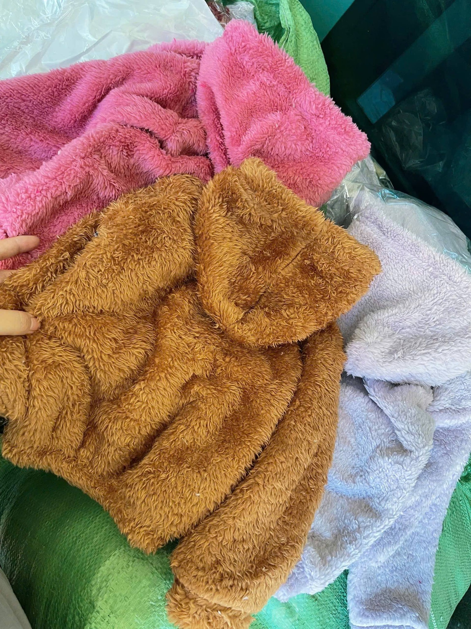 [🆕🇻🇳] Shop Mẹ Bon – Chuyên quần áo trẻ sơ sinh , trẻ em chính hãng 🧑‍🧒❤️️👶⭐️ Nỉ lông Jinro 189k ap còn #98k thui ạ
Mgg : AFF3731
Size : 9m -> 4y
Link : 
 , shares-0✔️ , likes-1❤️️ , date-2025-12-26 15:26:32🇻🇳🇻🇳🇻🇳📰🆕