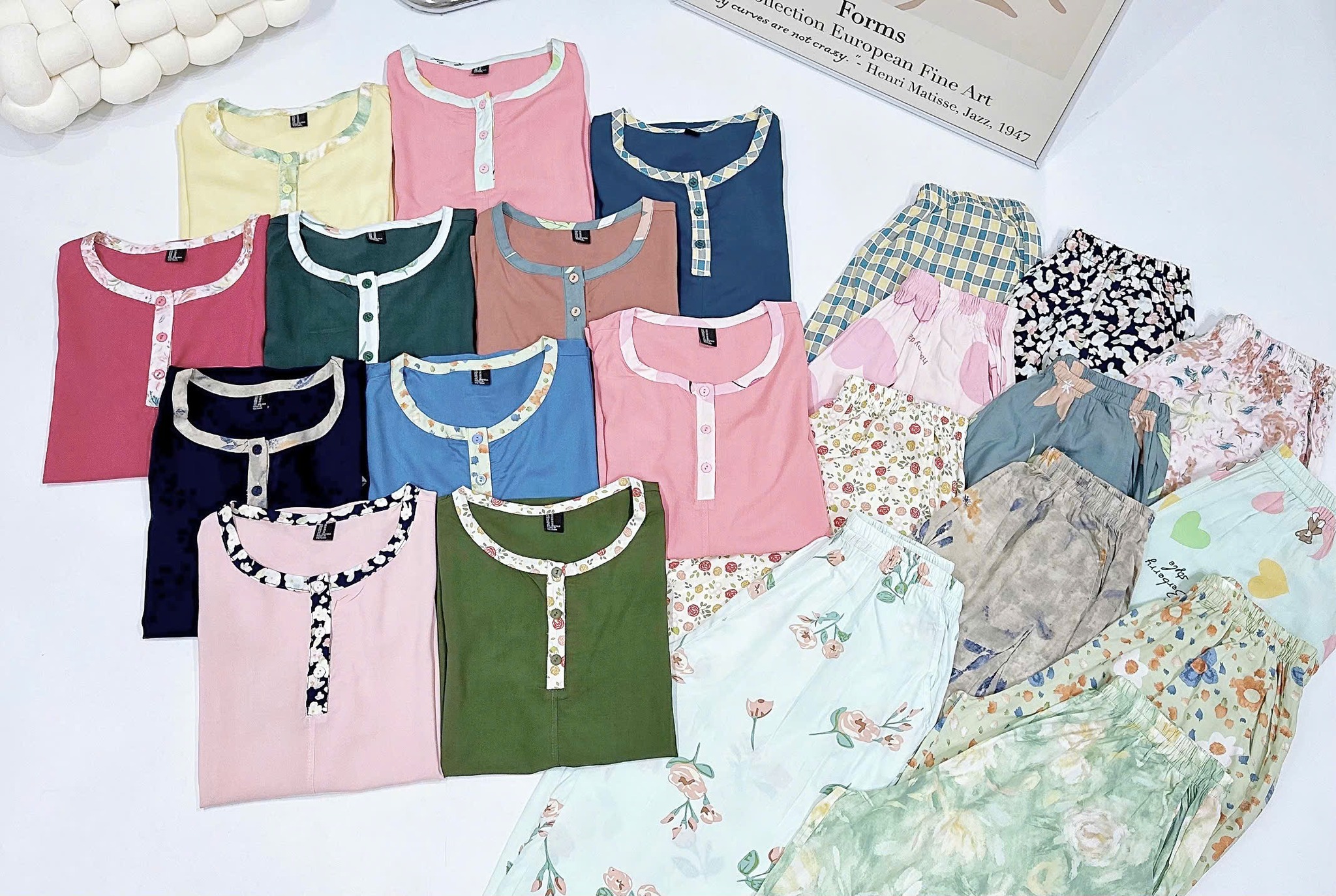 [🆕🇻🇳]  Chuyên sỉ lẻ đồ tole VNXK, F21 – Chuyên sỉ lẻ đồ bộ tole mẹ và bé 🧑‍🧒❤️️👶⭐️ BỘ 8 TẤT PHỐI MÀU CHẤT TOLE LANH HÀNG VNXK (43kg-75kg)
 Chất liệu tole, lanh cao cấp – mềm mịn, thấm hút tốt, mát lạnh
 Dáng dài tay lỡ, thêu họa tiết nhẹ  , shares-6✔️ , likes-104❤️️ , date-2025-12-22 21:01:06🇻🇳🇻🇳🇻🇳📰🆕