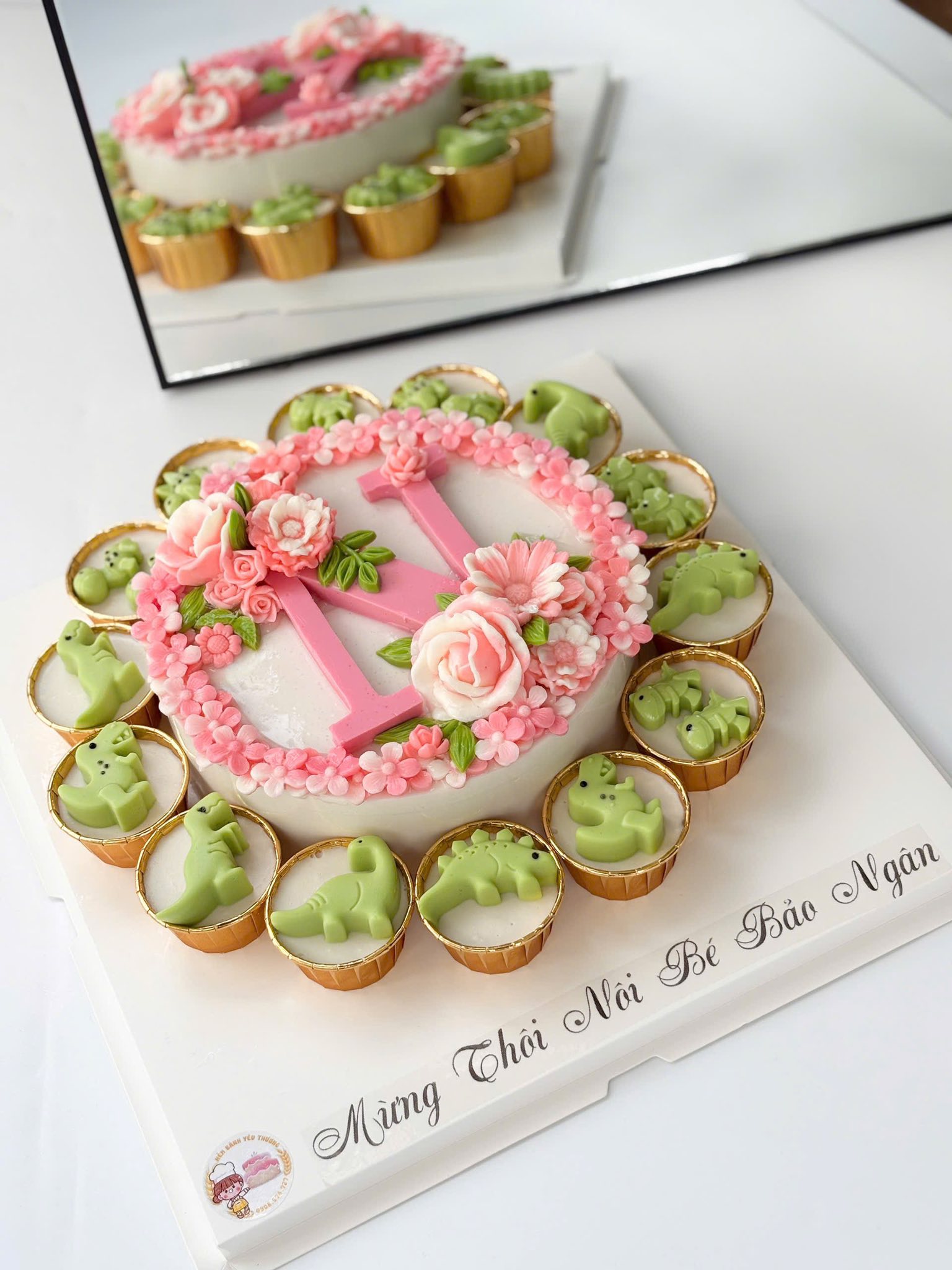 [🆕🇻🇳] Hẻm Bánh Yêu Thương-Tiệm bánh 🍔 Top1Food  🍜  𝑴𝑼̛̀𝑵𝑮 𝑻𝑯𝑶̂𝑰 𝑵𝑶̂𝑰 𝑩𝑬́ 𝑫𝑨̂𝑼 

Chúc cô bé của mẹ Uyên một đời an nhiên. Chúc mừng sinh nhật Dâu, chúc Dâu thêm tuổi mới thêm sức khoẻ và mau biết đi nhen bé , shares-0✔️ , likes-8❤️️ , date-2025-12-24 20:47:56🇻🇳🇻🇳🇻🇳📰🆕