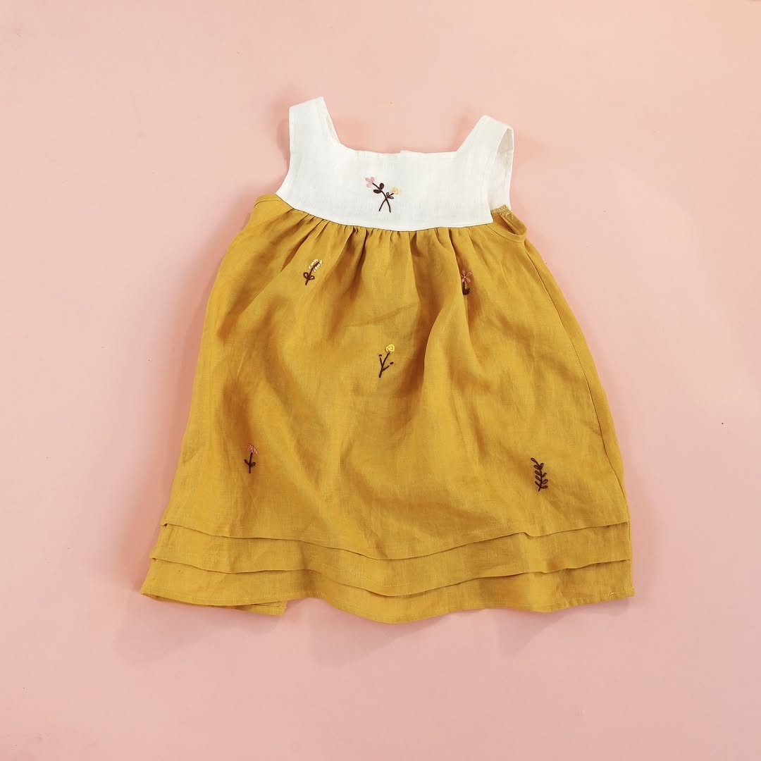 [🆕🇻🇳] Touch_Vietnam  -Touch chuyên thiết kế, sản xuất và bán sỉ, bán lẻ quần áo cao cấp trẻ em 🧑‍🧒❤️️👶⭐️ Còn một vài chiếc cuối trên kê, linen tưng premium thêu tay giá sale 275 cá thui nà mí ní, ứng trước tèng lì xì sắm đi nhoa.
 , shares-0✔️ , likes-8❤️️ , date-2025-12-29 03:07:02🇻🇳🇻🇳🇻🇳📰🆕