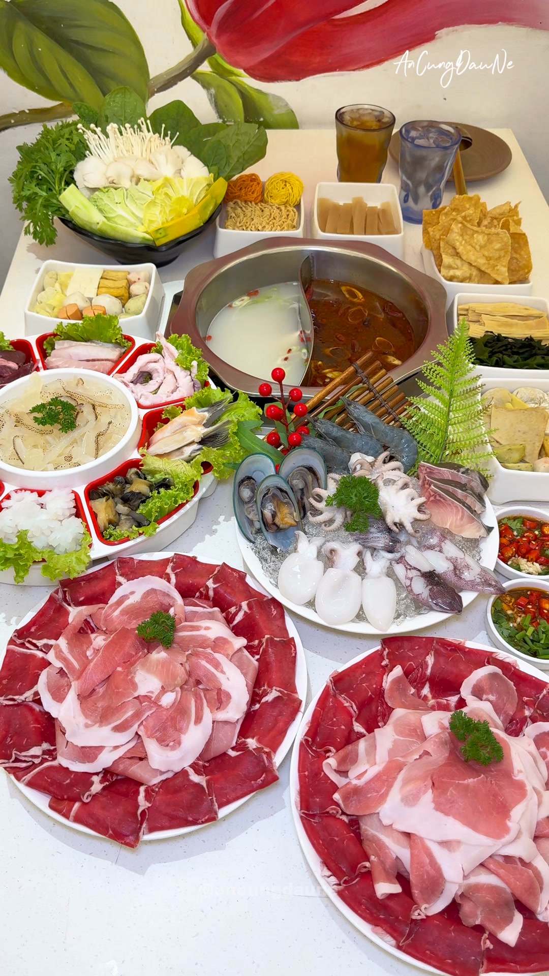 [🆕🇻🇳] Sapporo Vietnam 🍻 Top1Drink 🥂 Với lần hợp tác đặc biệt này, nghệ sĩ Khim Đặng chọn đưa vào hai hình tượng quen thuộc: hạc và cá chép – những biểu tượng đã xuất hiện từ lâu đời trong ngh , shares-17✔️ , likes-286❤️️ , date-2025-12-09 18:04:31🇻🇳🇻🇳🇻🇳📰🆕