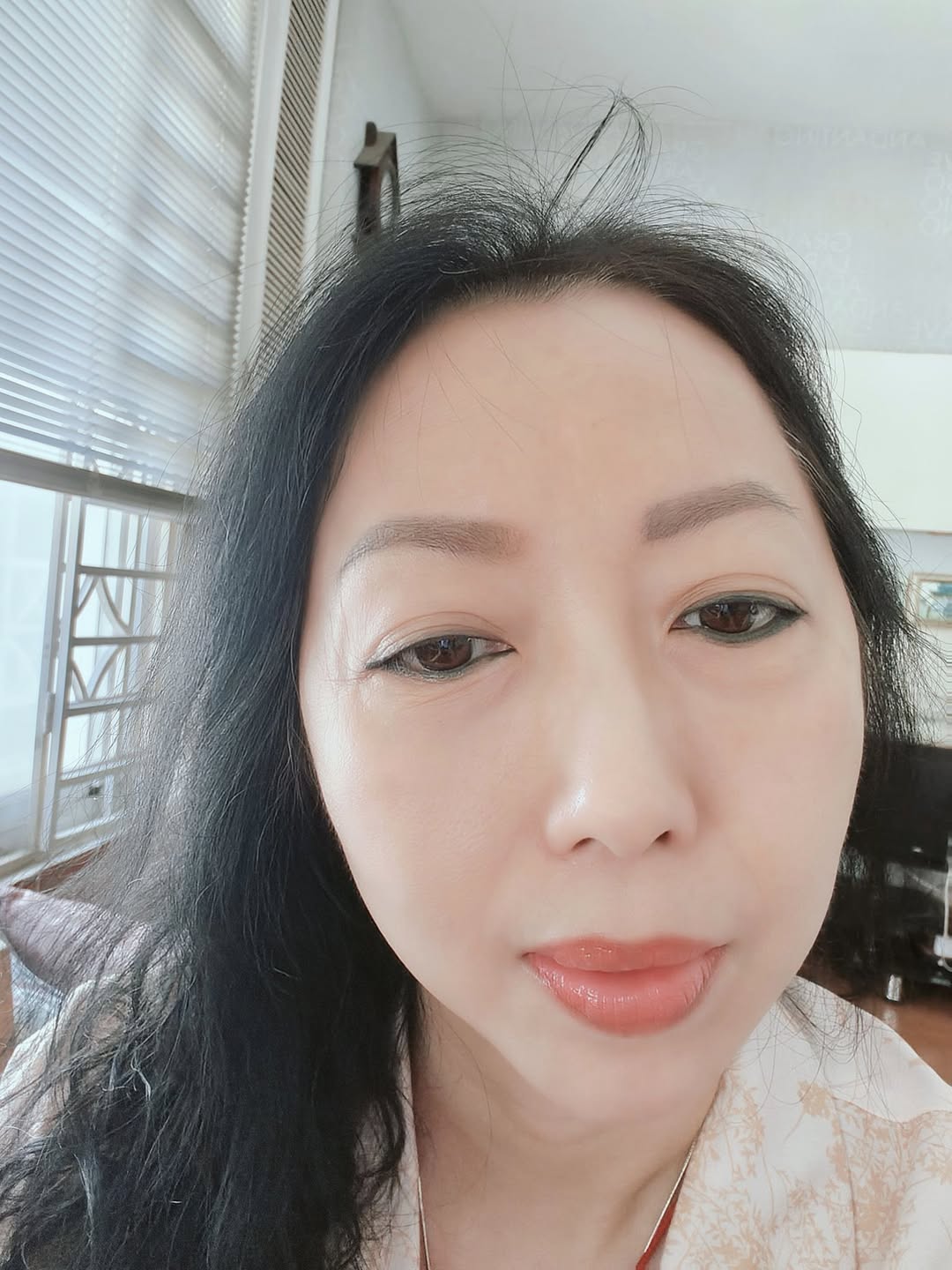 [🆕🇻🇳] ML STORE Fashion – Thiết kế & Thời trang 👕 Top1Fashion 👗  Sáng ngủ dậy mặt còn ngáo lắm nhưng cũng quơ máy chụp ngay một pose vì nhìn da rất thích sau một đêm dưỡng với Serum Vitamin A+ Peptide. Mê thật sự.
Mình b , shares-0✔️ , likes-14❤️️ , date-2026-01-03 15:49:22🇻🇳🇻🇳🇻🇳📰🆕