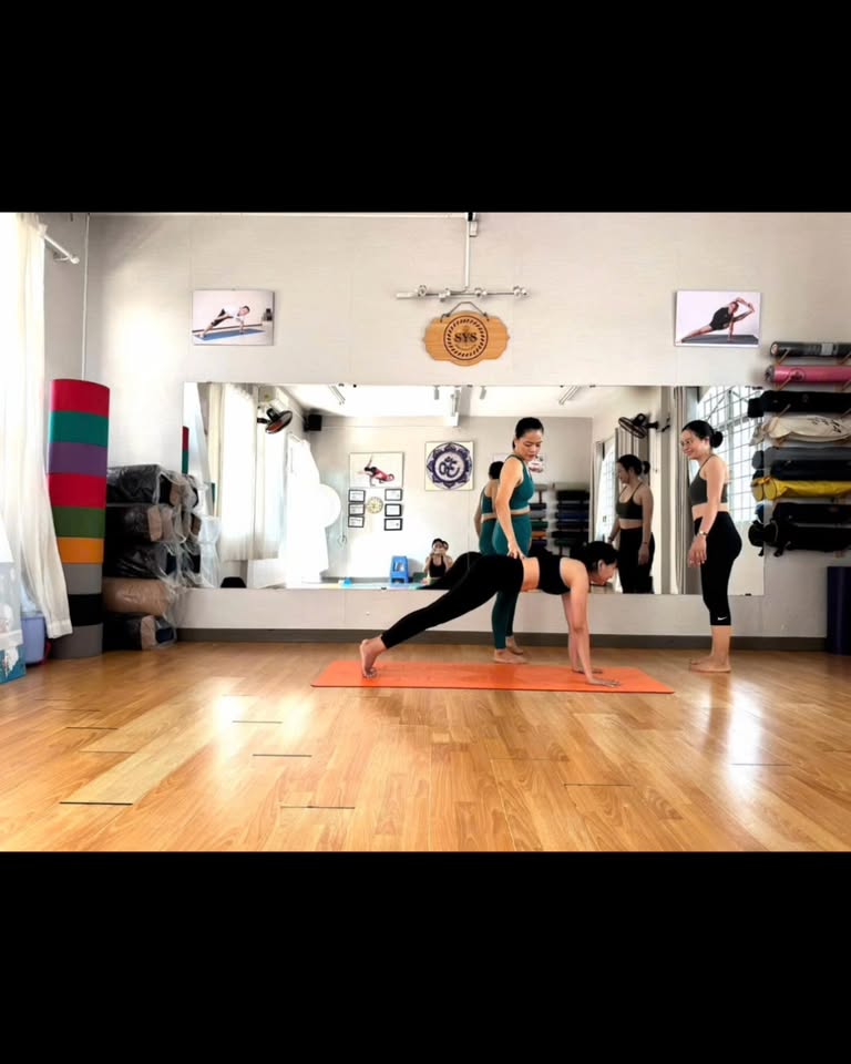 [🆕🇻🇳] Shop Mẹ Gấu  – Chuyên cung cấp sỉ, lẻ các mẫu quần áo trẻ em dễ mặc, basic, chất lượng cao, giá tốt 🧑‍🧒❤️️👶⭐️  TẶNG TÚI KITTY KÈM SET
Nhà Gấu mới về set cực xinh cho bé yêu, đủ size từ 10kg-46kg
Mặc đi học, đi du lịch, đi chơi hay ở nhà đều xinh, váy có quần bảo hộ , shares-0✔️ , likes-1❤️️ , date-2025-12-28 16:58:32🇻🇳🇻🇳🇻🇳📰🆕