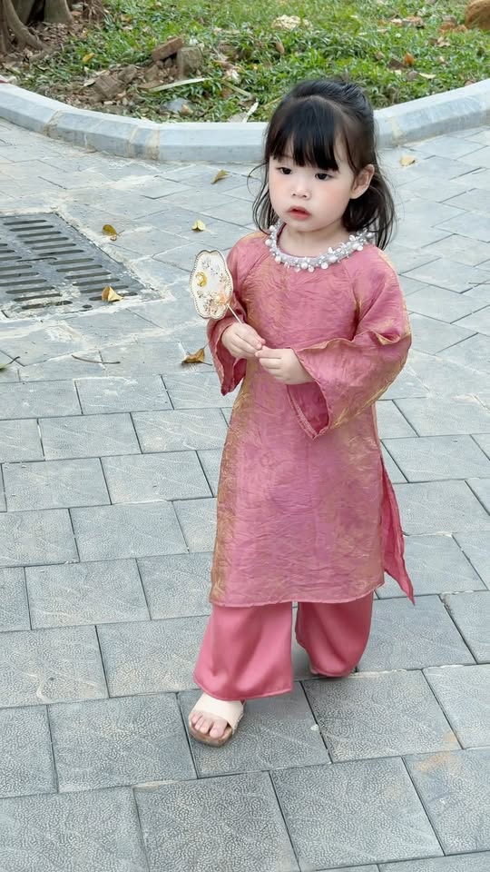 [🆕🇻🇳]  Tiệm Nhà Vi – Thời trang trẻ em giá rẻ 🧑‍🧒❤️️👶⭐️  , shares-0✔️ , likes-2❤️️ , date-2025-12-27 19:41:26🇻🇳🇻🇳🇻🇳📰🆕