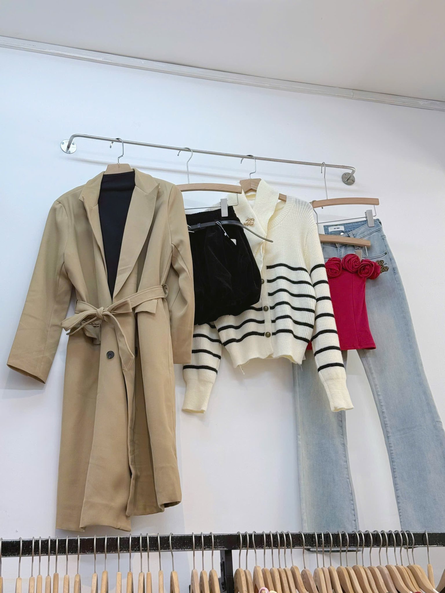 [🆕🇻🇳] Sóng Biển Shop 👕 Top1Fashion 👗  Hôm nay mặc gì cho hợp vibe 

Cmt hoặc nhắn tin e hỗ trợ tư vấn cho cả nhà ạ 

– – – – – – – – – – – – – – – –
𝚂𝚘́𝚗𝚐 𝙱𝚒𝚎̂̉𝚗 𝚂𝚑𝚘𝚙 
 𝙊𝙥𝙚𝙣    : 8am to 10pm
 𝙃 , shares-0✔️ , likes-30❤️️ , date-2026-01-03 02:49:41🇻🇳🇻🇳🇻🇳📰🆕