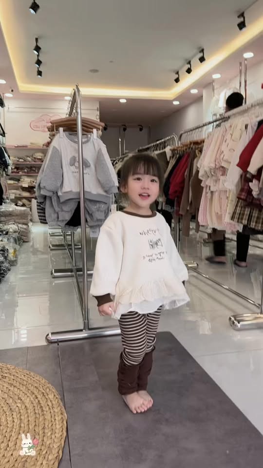 [🆕🇻🇳] Moon kids – 75 Lê Đại Hành – Children’s first choice ❤️  🧑‍🧒❤️️👶⭐️ Em rất ít khi bán áo lennnn
Phải mã đẹp em vs bán nèk

Sz : 110-150
 , shares-1✔️ , likes-2❤️️ , date-2025-12-17 21:54:29🇻🇳🇻🇳🇻🇳📰🆕