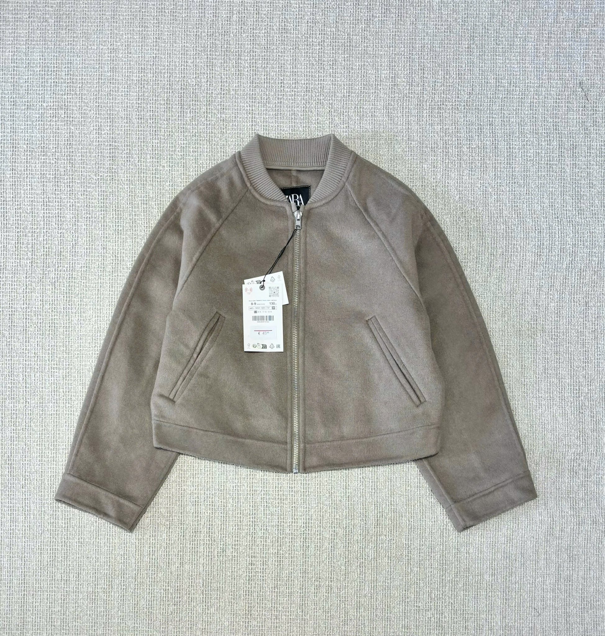 [🆕🇻🇳] Ngọc Yến Baby – Mẹ Bầu Và Em Bé – ĐỒ SƠ SINH_ĐỒ DÙNG MẸ & BÉ 🧑‍🧒❤️️👶⭐️ Yếm silicon cho bé ăn dặm không chứa BPA an toàn tuyệt đối cho bé
– Chất liệu siêu mềm mịn, dễ dàng gấp gọn khi mang đi hay cất giữ
– Được thiết kế thêm nú , shares-0✔️ , likes-0❤️️ , date-2025-12-31 18:38:01🇻🇳🇻🇳🇻🇳📰🆕