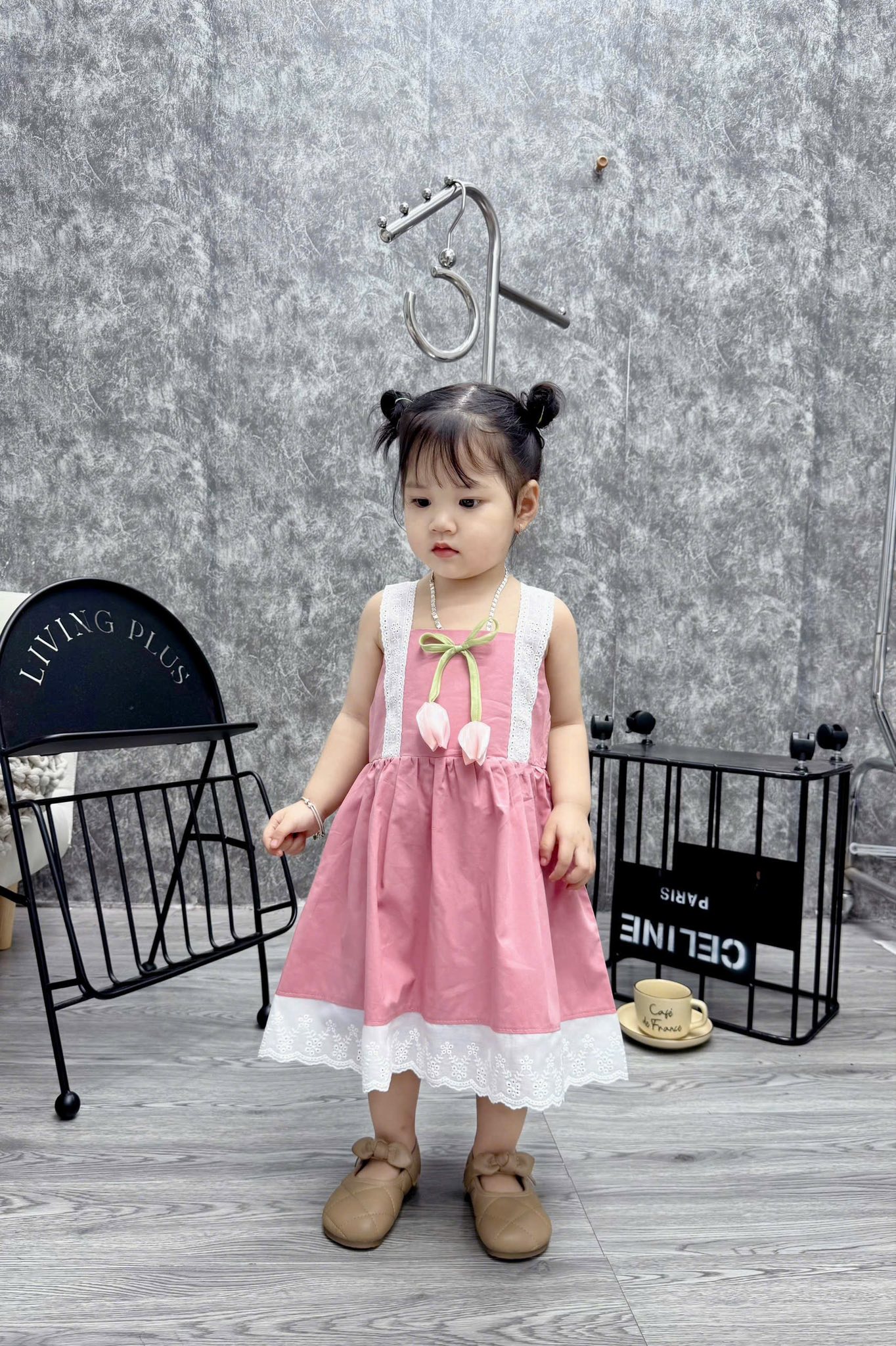 [🆕🇻🇳]  Tổng Kho Kim Thuỷ – Tổng Kho Kim Thuỷ chuyên bán buôn quần áo trẻ em, mẫu mã phong phú, chất lượng 🧑‍🧒❤️️👶⭐️ Cute hột me luôn nè các chị ơi. Iu iu lắm luôn ấy ạ.
R5 đầm
Size nhí mn ơi.
55k ạ
E gửi ảnh.
 , shares-1✔️ , likes-3❤️️ , date-2026-01-01 23:00:06🇻🇳🇻🇳🇻🇳📰🆕