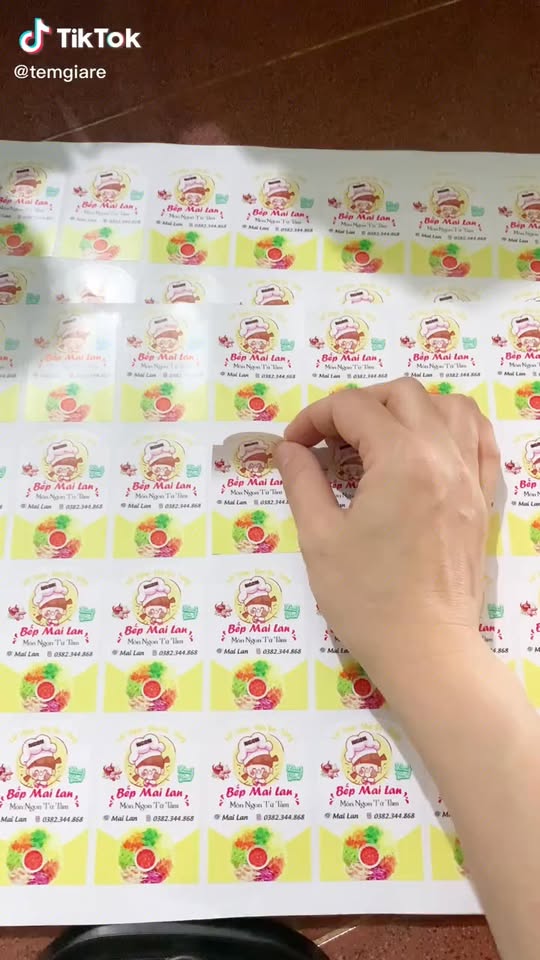 [🆕🇻🇳] In Tem GIá Rẻ -Quỳnh Anh – Xưởng in ấn giá rẻ 🎨 Top1Designs ✨  DECAL NHỰA  CHỐNG THẤM NƯỚC  .                             Tem 3×3 cm —– 1000  tem/ 155.000đ.                              Tem 4×4 cm —– 1000  tem/ 2 , shares-0✔️ , likes-0❤️️ , date-2025-12-31 22:09:46🇻🇳🇻🇳🇻🇳📰🆕