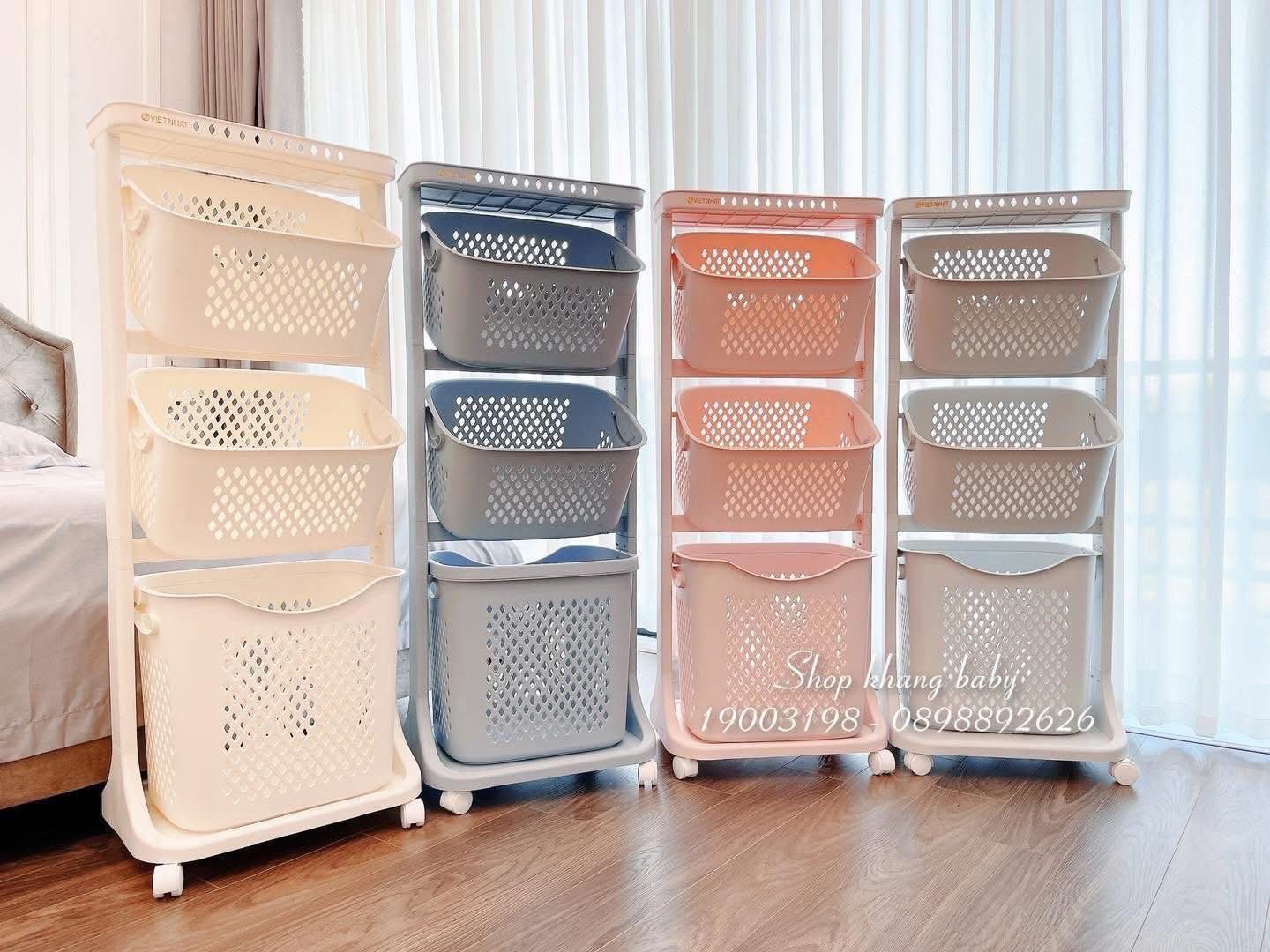 [🆕🇻🇳] Mẹ Linh -Kho sơ sinh Quần Áo Giá Rẻ 🧑‍🧒❤️️👶⭐️  DỌN KHO XẢ KỆ NHỰA 3 TẦNG – GIÁ SỐC 

 KỆ NHỰA 3 TẦNG CÓ SỌT ĐA NĂNG – TIỆN LỢI – ĐẸP MẮT
 Chất liệu nhựa PP cao cấp, an toàn cho gia đình
 Thiết kế 3 tần , shares-0✔️ , likes-1❤️️ , date-2026-01-03 23:08:31🇻🇳🇻🇳🇻🇳📰🆕