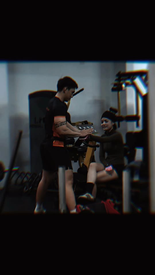 [🆕🇻🇳]  Bơ Hí – Thương hiệu thời trang thiết kế cao cấp dành cho mẹ và bé đẹp 🧑‍🧒❤️️👶⭐️  𝐍𝐠𝐨̣𝐭 𝐧𝐠𝐚̀𝐨 𝐠𝐨̣𝐢 𝐭𝐞̂𝐧 𝐞𝐦 
 Mom nhắn Bơ tư vấn size mình nhen 
Giá #250k/bộ ( hơn 25kg có phụ thu)
 #Freeship từ 2 bộ ạ 
 Lụa đẹp xịn mềm mát, bé mặc thoải , shares-0✔️ , likes-5❤️️ , date-2026-01-01 03:21:11🇻🇳🇻🇳🇻🇳📰🆕