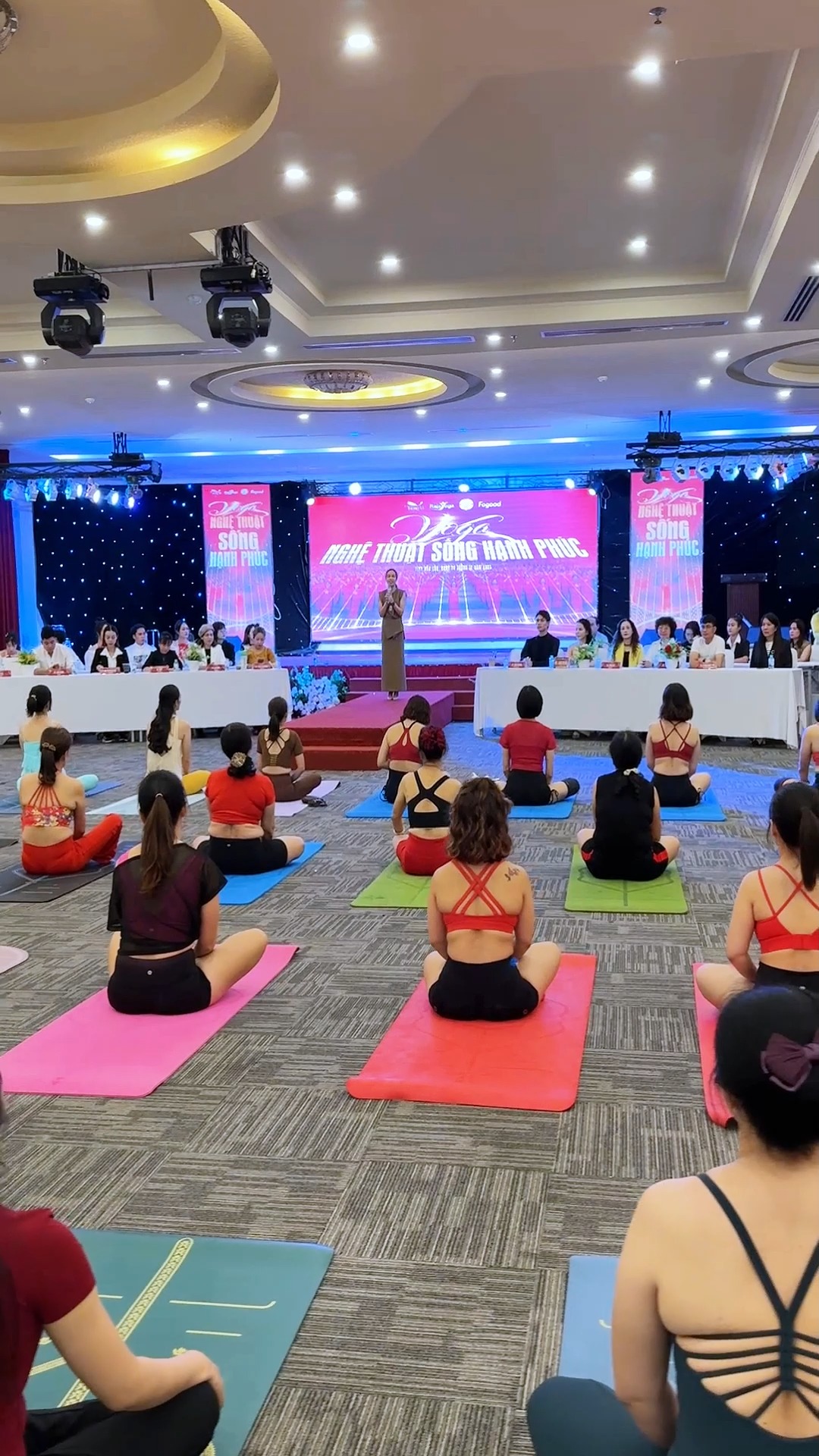 [🆕🇻🇳] Raja Yoga VN  (Yogi Xuân) – Phòng tập yoga 🤸🏻‍♀️ Một sự kiện cuối năm của Yogi Xuân tại Đắk Lắk!

Yoga – Nghệ thuật sống hạnh phúc, là nơi mình gặp lại nhau sau một năm dài nhiều chuyển động. 

Ngồi xuống , shares-0✔️ , likes-1❤️️ , date-2025-12-31 02:12:42🇻🇳🇻🇳🇻🇳📰🆕