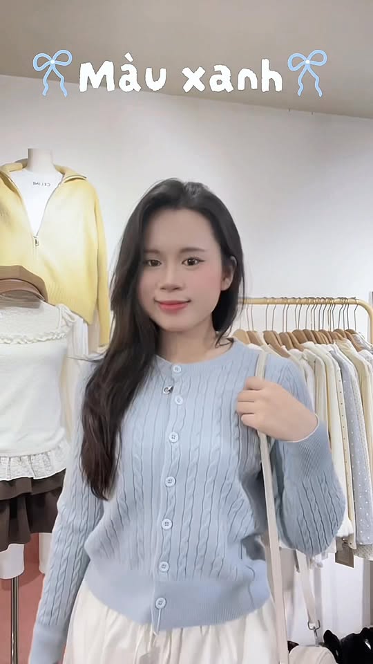 [🆕🇻🇳] Tiệm Nhà Pooh-Kid’s Clothes & More 🧑‍🧒❤️️👶⭐️ Em áo len gấu hothit đang bán chạy nhất shop
Với nhiều màu siêu dễ phối đồ, phù hợp mọi phong cách
Chất len mềm mịn phù hợp với thời tiết ko quá lạnh cũng  , shares-0✔️ , likes-1❤️️ , date-2026-01-04 22:27:52🇻🇳🇻🇳🇻🇳📰🆕