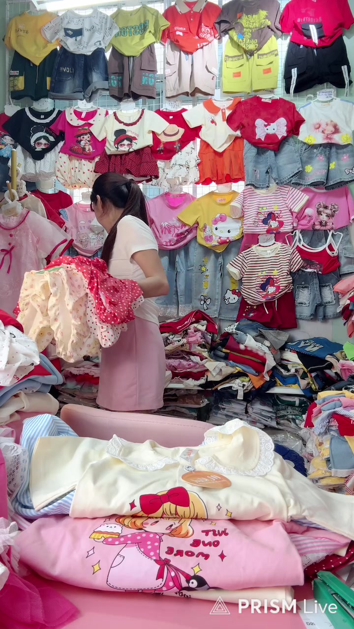 [🆕🇻🇳] Quynh Giao Nguyen -Cửa hàng quần áo 👕 Top1Fashion 👗  Mỗi màu 30 cái  ít nên noá XỊN lắm , shares-0✔️ , likes-72❤️️ , date-2026-01-07 18:30:34🇻🇳🇻🇳🇻🇳📰🆕