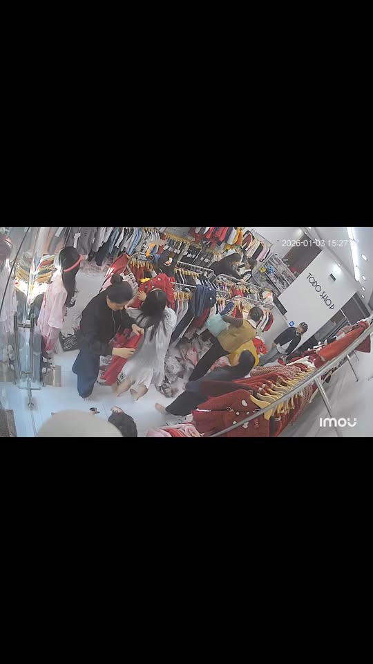 [🆕🇻🇳] Kids1993 – chuyên sỉ lẻ quần áo, phụ kiện cho bé từ 1-5 tuổi 🧑‍🧒❤️️👶⭐️ Tưởng đâu động đất hoá ra nhà e SALE hàng, ghé ngay qua nhà e nhaa  , shares-0✔️ , likes-12❤️️ , date-2026-01-04 02:01:48🇻🇳🇻🇳🇻🇳📰🆕