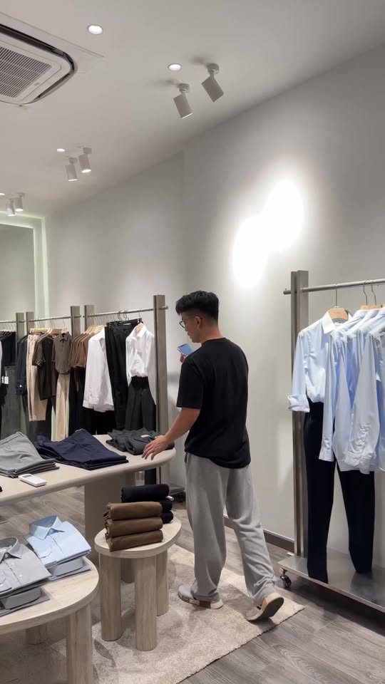 [🆕🇻🇳] Mr Simple Style 👕 Top1Fashion 👗  Mrsimple 100 Nguyễn Trãi Phường Bến Thành chuẩn bị cho ngày khai trương Chủ nhật 4/1 với ưu đãi 20% giảm áp dụng trên toàn hệ thống cửa hàng & online. , shares-0✔️ , likes-130❤️️ , date-2026-01-03 03:29:49🇻🇳🇻🇳🇻🇳📰🆕