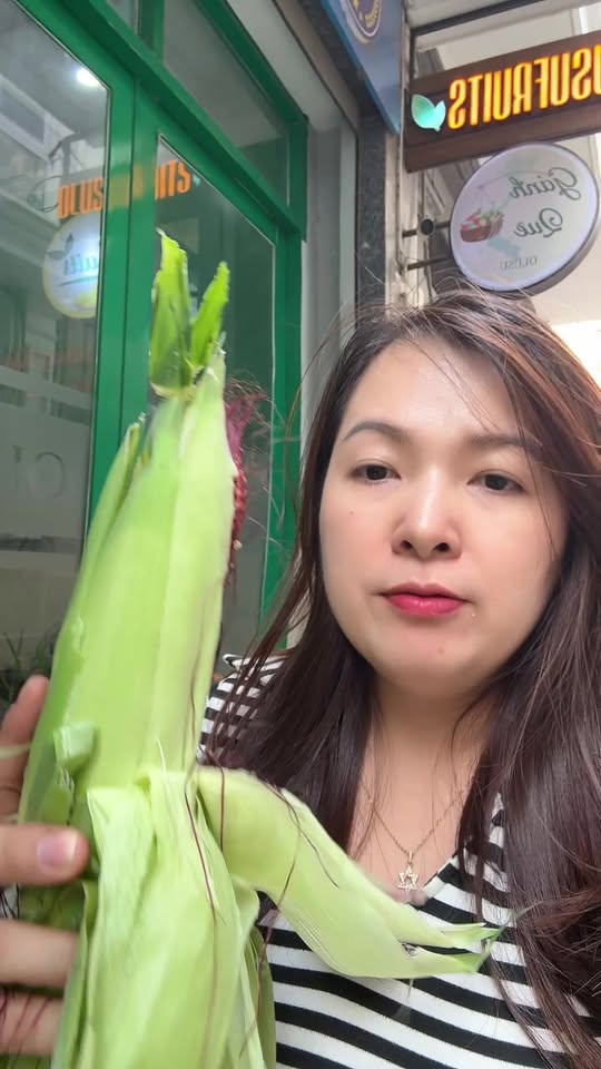 [🆕🇻🇳] 𝑮𝒂́𝒏𝒉 𝑸𝒖𝒆̂ – Các món ngon thời thơ ấu 🍔 Top1Food  🍜 Bắp Nữ Hoàng Đỏ Thái Lan. Ăn sống giòn ngọt như lựu , shares-0✔️ , likes-3❤️️ , date-2026-01-08 22:53:44🇻🇳🇻🇳🇻🇳📰🆕