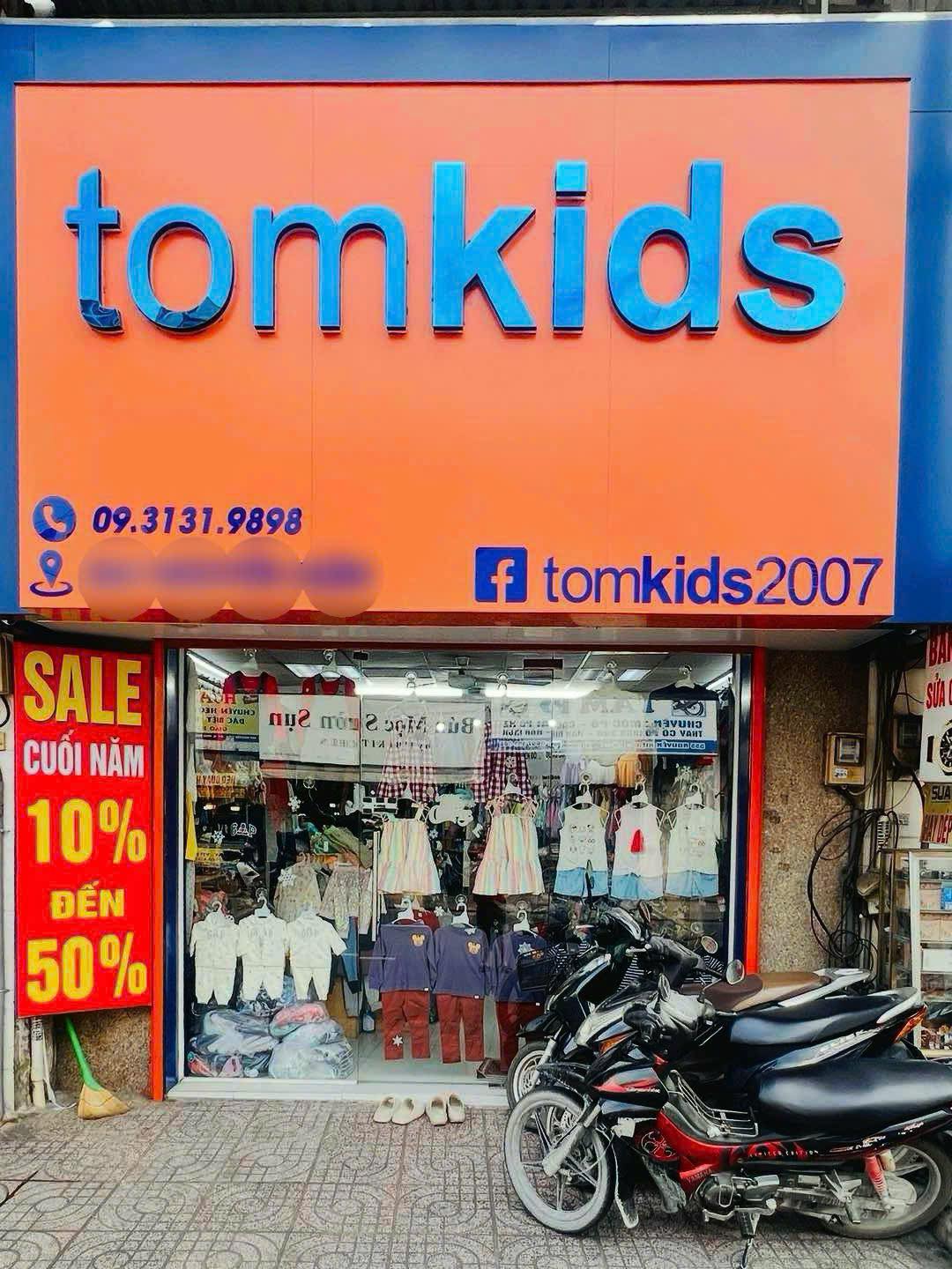 [🆕🇻🇳]  Tomkids – chuyên sỉ&lẻ quần áo trẻ em VNXK  🧑‍🧒❤️️👶⭐️ Thông báo chấn động cho các Mom đây ạ: 

Tomkids Sale cuối năm giá cực yêu thương giảm sâu 10% đến 50%. 

Các Mom cho e 1chấm để cập nhật các mẫu dưới cmt  , shares-0✔️ , likes-80❤️️ , date-2026-01-08 16:48:27🇻🇳🇻🇳🇻🇳📰🆕
