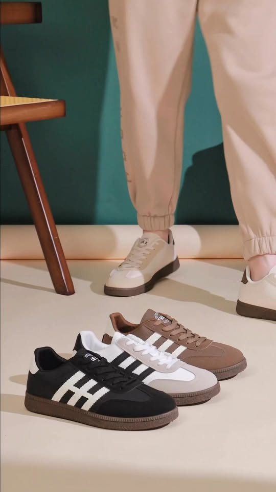 [🆕🇻🇳] ELLY – ELLY là chuỗi thương hiệu phụ kiện thời trang công sở cao cấp (túi xách, balo, ví da, giày dép…) [🆕Top1Vietnam🇻🇳] 👕 Top1Fashion 👗  ELLY ET191 – Thanh lịch trong từng đường nét 
 Ưu đãi hấp dẫn: -30%
Chất liệu da thật mềm mại ôm lấy dáng túi tinh tế, gam màu thanh nhã tôn lên phong thái , shares-0✔️ , likes-7❤️️ , date-2026-01-12 03:35:14🇻🇳🇻🇳🇻🇳📰🆕