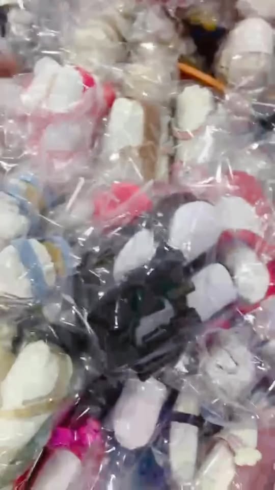 [🆕🇻🇳] Thanh Hoa Vintage – Chuyên đầm Xách tay Mỹ, bèo Thái Lan và giày 2hand tuyển  🧑‍🧒❤️️👶⭐️ Trưa nay 12h shop live lô Mel VIP, đây là lô cuối cùng của năm nha cả nhà ơi  , shares-0✔️ , likes-4❤️️ , date-2026-01-07 14:15:54🇻🇳🇻🇳🇻🇳📰🆕