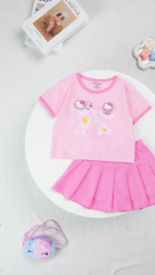 [???]  Bomines.com – Thời trang trẻ em thoải mái tiện dụng ?‍?❤️️?⭐️  Bộ váy siêu cưng, Mẹ sắm cho bé diện Tết này nha.
 Freeship – Kiểm hàng – Thanh toán
 Mẹ inbox BơMai tư vấn ngay ạ: m.me/bomines
——————————————
Bomines –  , shares-0✔️ , likes-0❤️️ , date-2026-01-08 15:15:49????????