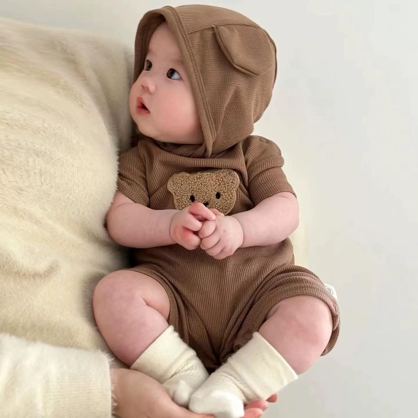 [🆕🇻🇳] Chamchamcloset by Trâm Đoàn – Trang phục & quần áo 👕 Top1Fashion 👗  Này là nhà em lên #4xx, chất liệu và form em đã điều chỉnh để mặc không bị thô thân trên, tà e cũng cách điệu xoè dài bồng bềnh nà
Không phải hàng QC hay l , shares-1✔️ , likes-6❤️️ , date-2026-01-07 17:54:34🇻🇳🇻🇳🇻🇳📰🆕