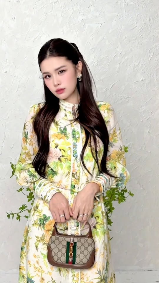 [🆕🇻🇳] Bi&Bê STORE – Sữa -Bỉm- Đồ Sơ Sinh- Hàng Tiêu Dùng -Nơi Mẹ Gửi Trọn Niềm Tin 🧑‍🧒❤️️👶⭐️ Bất ngờ chưa khách ơi? 
Chưa hết bất ngờ đâu nha, quà vẫn đang còn được bồi..
Ba mẹ tò mò muốn nhận hộp quà thì mai nhớ ghé Bi&Bê STORE nhé ạ  Quà cứ phải  , shares-0✔️ , likes-26❤️️ , date-2026-01-16 15:43:26🇻🇳🇻🇳🇻🇳📰🆕