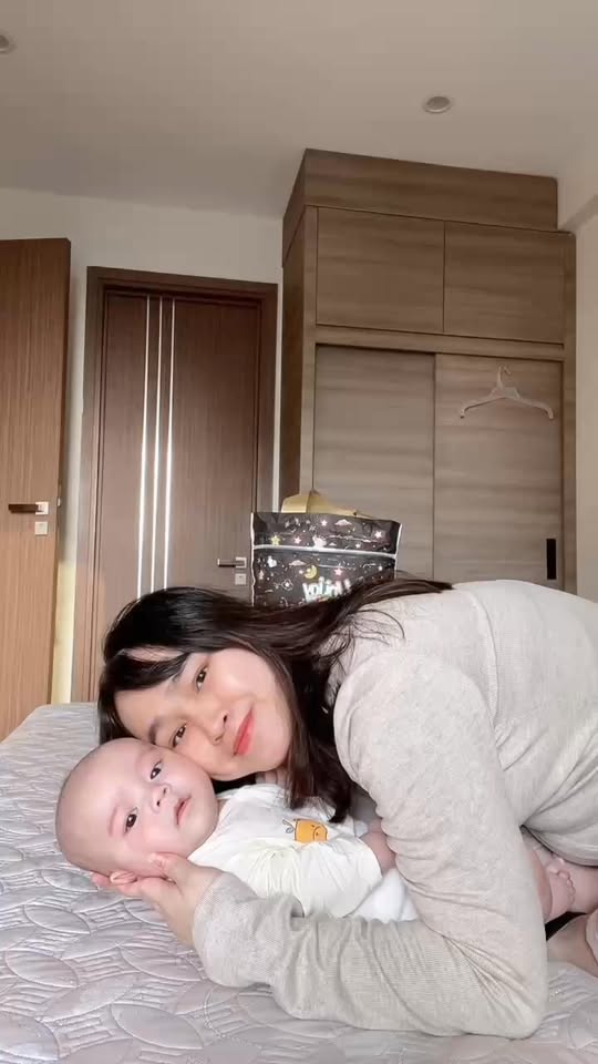 [🆕🇻🇳] Vani – Thời Trang Công Sở 👕 Top1Fashion 👗   𝐒𝐄𝐓 Đ𝐎̂̀ 𝐗𝐈𝐍𝐇 𝐗𝐀̆́𝐍 𝐂𝐇𝐎 𝐍𝐀̀𝐍𝐆 𝐓𝐇𝐄̂𝐌 𝐓𝐔̛̣ 𝐓𝐈𝐍
Không cần cầu kỳ, chỉ cần một thiết kế chuẩn phom và bảng màu tinh tế set vest đã đủ để nàng ghi dấu ấn.

#ve , shares-0✔️ , likes-8❤️️ , date-2026-01-14 02:59:21🇻🇳🇻🇳🇻🇳📰🆕