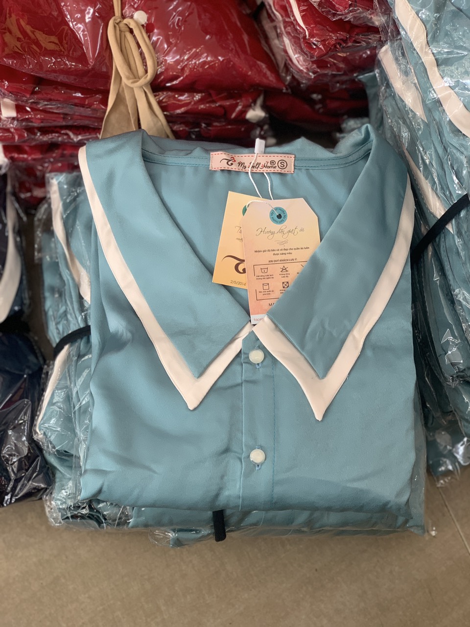 [🆕🇻🇳] Nhóc & Mom – Chăm sóc con yêu 🧑‍🧒❤️️👶⭐️ Sữa A2 gentle gold xịn xò, giá mềm như tiêu hoá của bé luôn, các mẹ tham khảo nhé  , shares-0✔️ , likes-4❤️️ , date-2026-01-15 23:54:40🇻🇳🇻🇳🇻🇳📰🆕