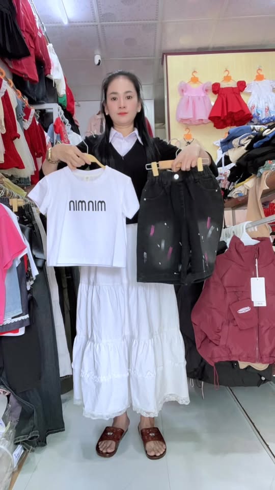 [🆕🇻🇳] Gấu – Siêu Thị Mẹ & Bé – ᴄʜᴜʏêɴ đồ ᴄʜᴏ ᴍẹ ᴠà ʙé sơ sɪɴʜ ᴄᴀᴏ ᴄấᴘ 🧑‍🧒❤️️👶⭐️  Bộ công tử hot hit của Abs rmk sẵn hàng, set này nhà e lẻ size ngay từ lúc đang làm hàng luôn , màu và chất quá đỉnh luônnnnnn

BẢNG SIZE THAM KHẢO:
Size  , shares-0✔️ , likes-0❤️️ , date-2026-01-13 18:47:44🇻🇳🇻🇳🇻🇳📰🆕