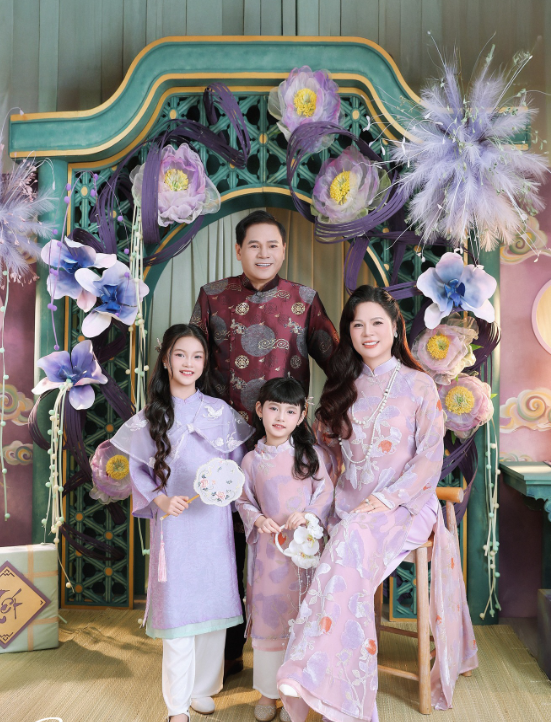 Đặt lịch chụp ảnh gia đình Tết 2026 tại Hà Nội sớm – Ưu đãi hấp dẫn Đặt lịch chụp ảnh gia đình Tết 2026 tại Hà Nội sớm – Ưu đãi hấp dẫn