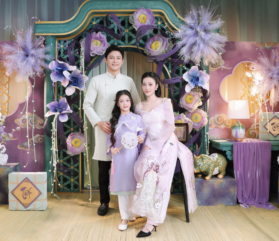 Đặt lịch chụp ảnh gia đình Tết 2026 tại Hà Nội sớm – Ưu đãi hấp dẫn Đặt lịch chụp ảnh gia đình Tết 2026 tại Hà Nội sớm – Ưu đãi hấp dẫn