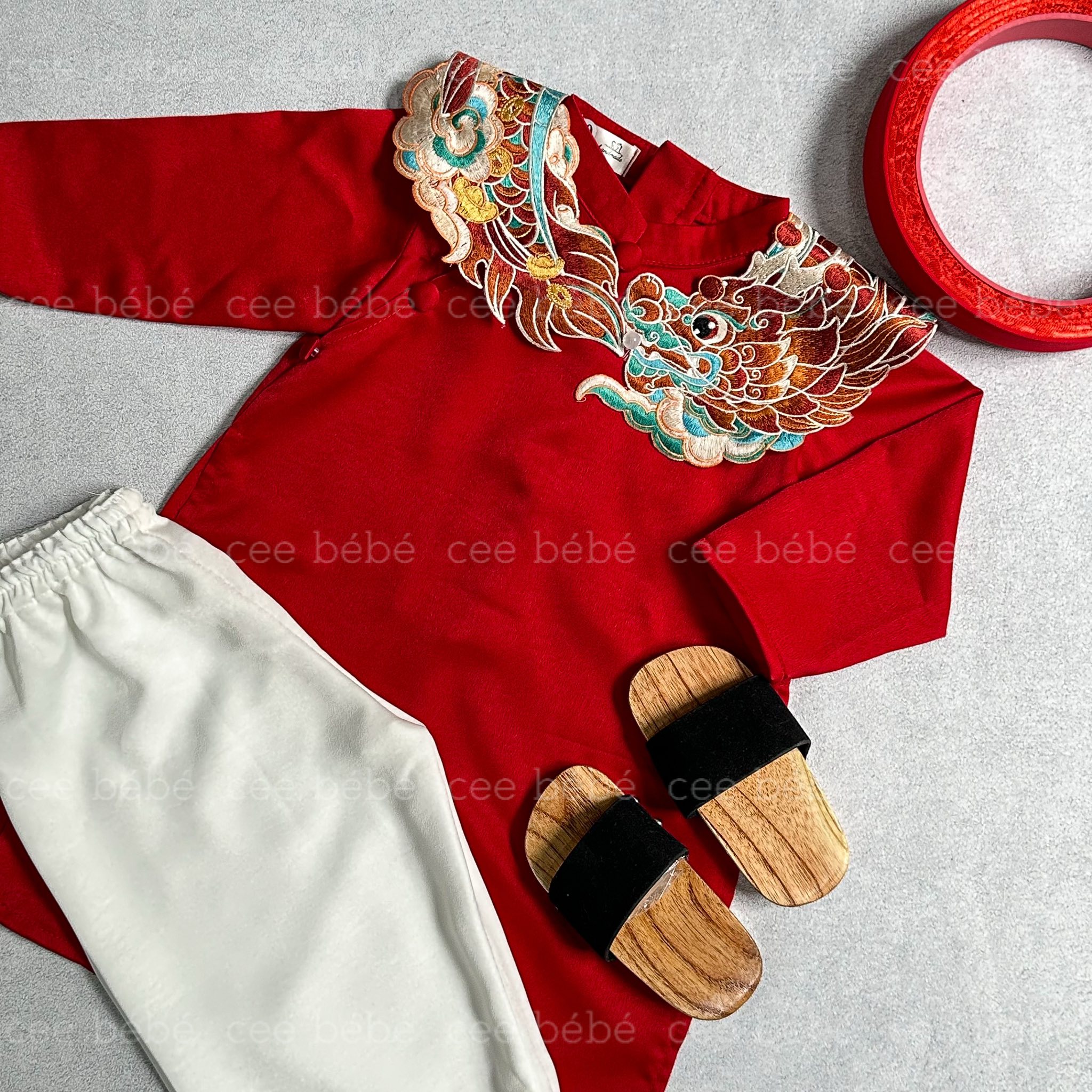 [🆕🇻🇳] Hanbebe – 𝙴𝚖 𝚋𝚎́ 𝙷𝚊̀𝚗 𝚀𝚞𝚘̂́𝚌 🧑‍🧒❤️️👶⭐️ Hanbok xinh đi ạ

   Size suit 
S  6 – 12m
M 12 – 18m
    Size kids (váy hoặc quần)
S  75 – 85cm   ~10kg
M 85 – 95cm   ~15kg
L  95 – 105cm  ~20kg
 , shares-0✔️ , likes-3❤️️ , date-2025-12-28 21:35:42🇻🇳🇻🇳🇻🇳📰🆕