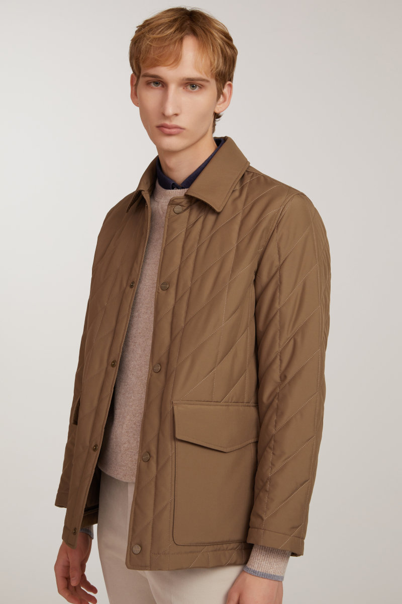 [🆕🇻🇳] Zio Closet  (Korea Manswear) – Thời trang phong cách  [🆕Top1Vietnam🇻🇳] 👕 Top1Fashion 👗  Collar Neck Quilted Jumper #Maestro, màu áo khoác trần bông mặc siêu nhẹ nhàng mà sale 77% cực kỳ sâu ạ 
Có 2 màu Nâu sáng và Xám 
Giá TAG 18tr -> ~4tr a
 , shares-1✔️ , likes-1❤️️ , date-2026-02-01 20:00:10🇻🇳🇻🇳🇻🇳📰🆕