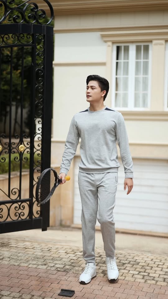 [🆕🇻🇳] Biluxury – Thay đổi để thành công – Cửa hàng quần áo nam [🆕Top1Vietnam🇻🇳] 👕 Top1Fashion 👗  Một bộ nỉ đủ gọn để vận động, đủ lịch thiệp để xuất hiện.

Thiết kế cổ tròn basic, form áo tôn dáng mang lại cảm giác trẻ trung và năng động ngay khi mặc l , shares-0✔️ , likes-2❤️️ , date-2026-02-01 02:00:46🇻🇳🇻🇳🇻🇳📰🆕