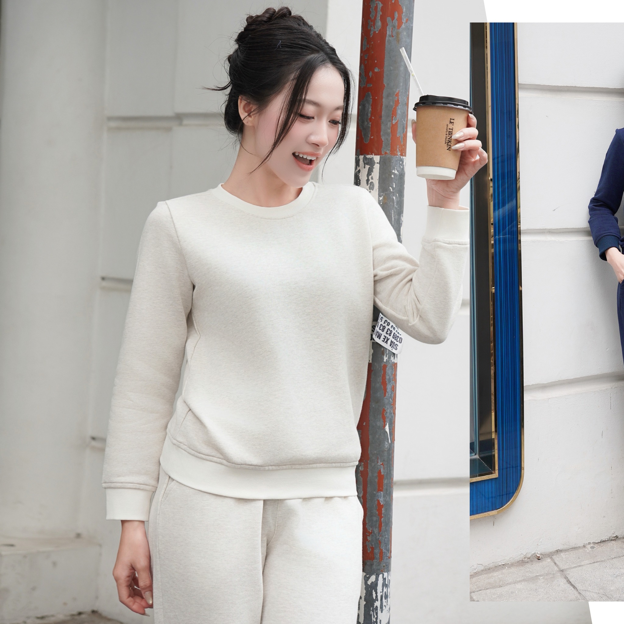 [🆕🇻🇳] Thời trang Việt Thắng – Thời trang gia đình [🆕Top1Vietnam🇻🇳] 👕 Top1Fashion 👗  Outfit Năng Động Cho Cuối Tuần 

Một set đồ lý tưởng để bạn thoải mái hoạt động, từ dạo phố đến ở nhà thư giãn mà vẫn đảm bảo chỉn chu, ấm áp mà vẫn xinh.
 , shares-0✔️ , likes-27❤️️ , date-2026-01-31 19:00:08🇻🇳🇻🇳🇻🇳📰🆕