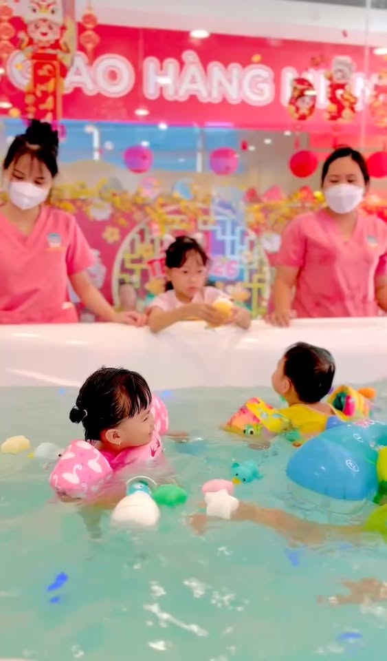 [🆕🇻🇳] Baby Care – Bé Vui Khoẻ, Mẹ An Tâm 🧑‍🧒❤️️👶⭐️ Khởi động tuần mới bằng buổi bơi mát lành cho bé 
Vừa thư giãn – vừa phát triển thể chất – tinh thần con cũng vui hơn 
Bơi thuỷ liệu không chỉ là vui chơi  , shares-0✔️ , likes-0❤️️ , date-2026-02-02 17:49:23🇻🇳🇻🇳🇻🇳📰🆕