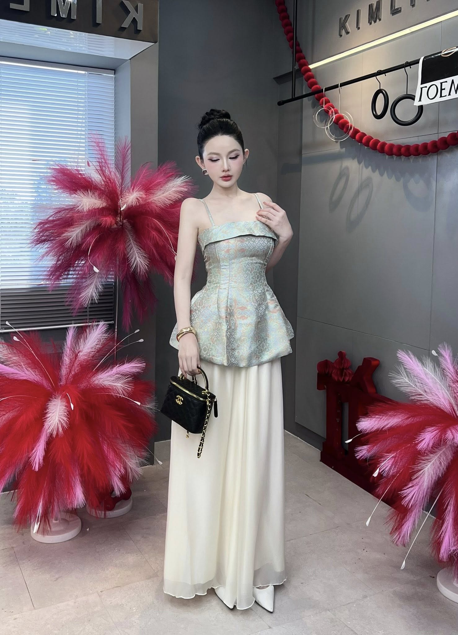 [🆕🇻🇳] Kim Linh Store – Quần áo – Thương hiệu [🆕Top1Vietnam🇻🇳] 👕 Top1Fashion 👗  Tầm này ƯNG mà ko CHOTDON lẹ là hết ráng mà chịuu luân đó nhennn , gấm xịn xinhhh lắm lắm ý , xí ngay 1 màu diện roài đó nhenn 

• E3SE3M •

Set gấm 2d kèm , shares-2✔️ , likes-30❤️️ , date-2026-02-02 02:58:54🇻🇳🇻🇳🇻🇳📰🆕