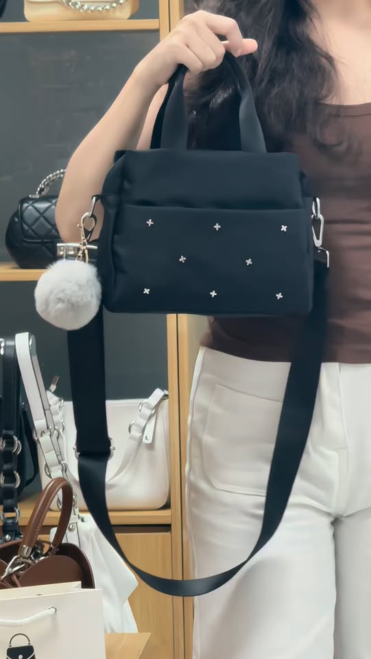 [🆕🇻🇳] CIDU – Cửa hàng túi xách – hành lý  [🆕Top1Vietnam🇻🇳]  👕 Top1Fashion 👗  Tối giản nhưng không đơn điệu
Mẫu túi vải dù đa năng chống thấm nước- tiện mang đi làm, đi chơi, dạo phố mỗi ngày! #tuixachnu #thoitrangnu #tuivaidu #tuida , shares-0✔️ , likes-2❤️️ , date-2026-02-03 00:58:30🇻🇳🇻🇳🇻🇳📰🆕