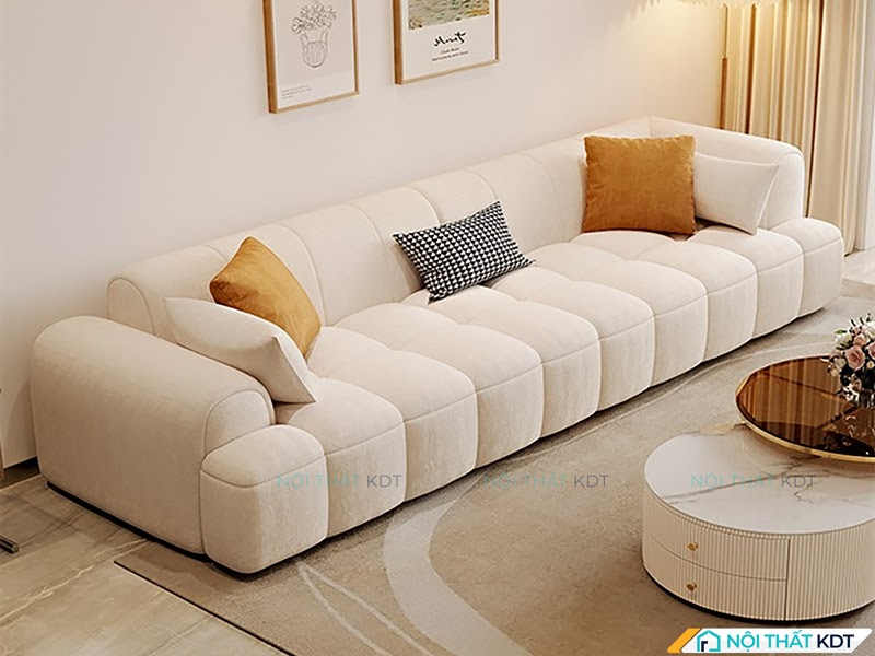 Phối màu trung tính với điểm nhấn nổi bật giúp phòng khách vừa sang trọng vừa ấm cúng