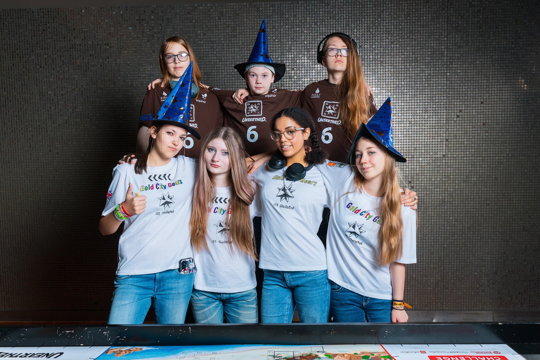 De neste norske og svenske lagene som skal ut i verden og konkurrere internasjonalt er Ski Hack Hive fra Sarpsborg og The Gold City Gears fra Skellefteå.   , shares-0✔️ , likes-0❤️️ , date-2026-05-04 21:58:01[🤖]