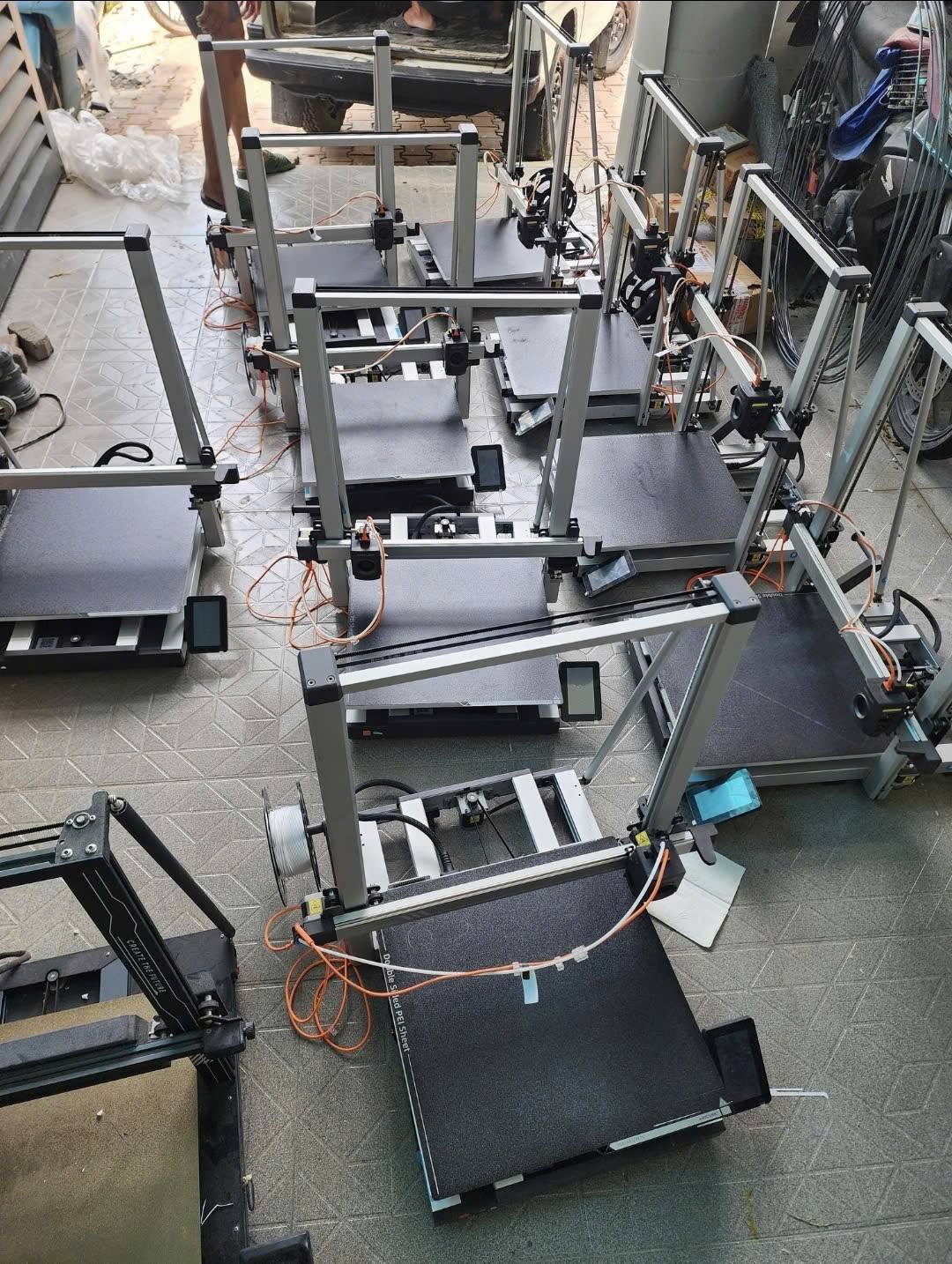 Bên em về em chục con FDM khổ lớn đển chạy kịp tiến độ dự án của ac 
Ac nào cần in mô hình nhựa 3D khổ lớn hay có job dự án nào to to alo em nha ạ. Nhận xử , shares-0✔️ , likes-0❤️️ , date-2026-05-04 17:18:21[🤖]