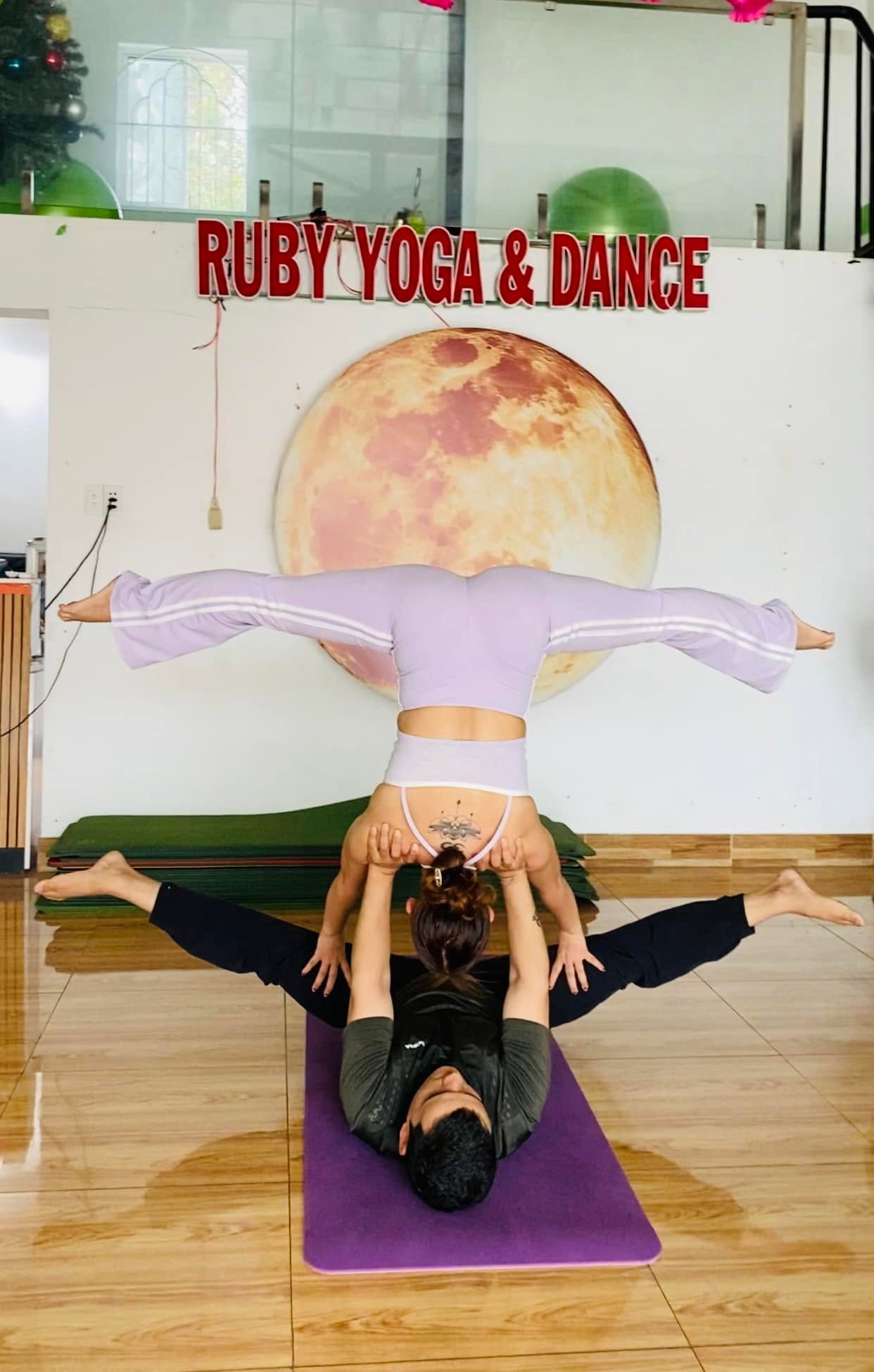 [🆕🇻🇳] Ruby Yoga Và Dance 🧘 Top1Yoga 🤸🏻‍♀️ Acro yoga with Master Sumit

#MasterTrinhBo
#giáoviensongngu(anh,viet)
#Masteryoga500hquocte
#yogacoban
#yogtrilieu
#yoganangcao
#yogabau
#yinyoga
#yogaanp
