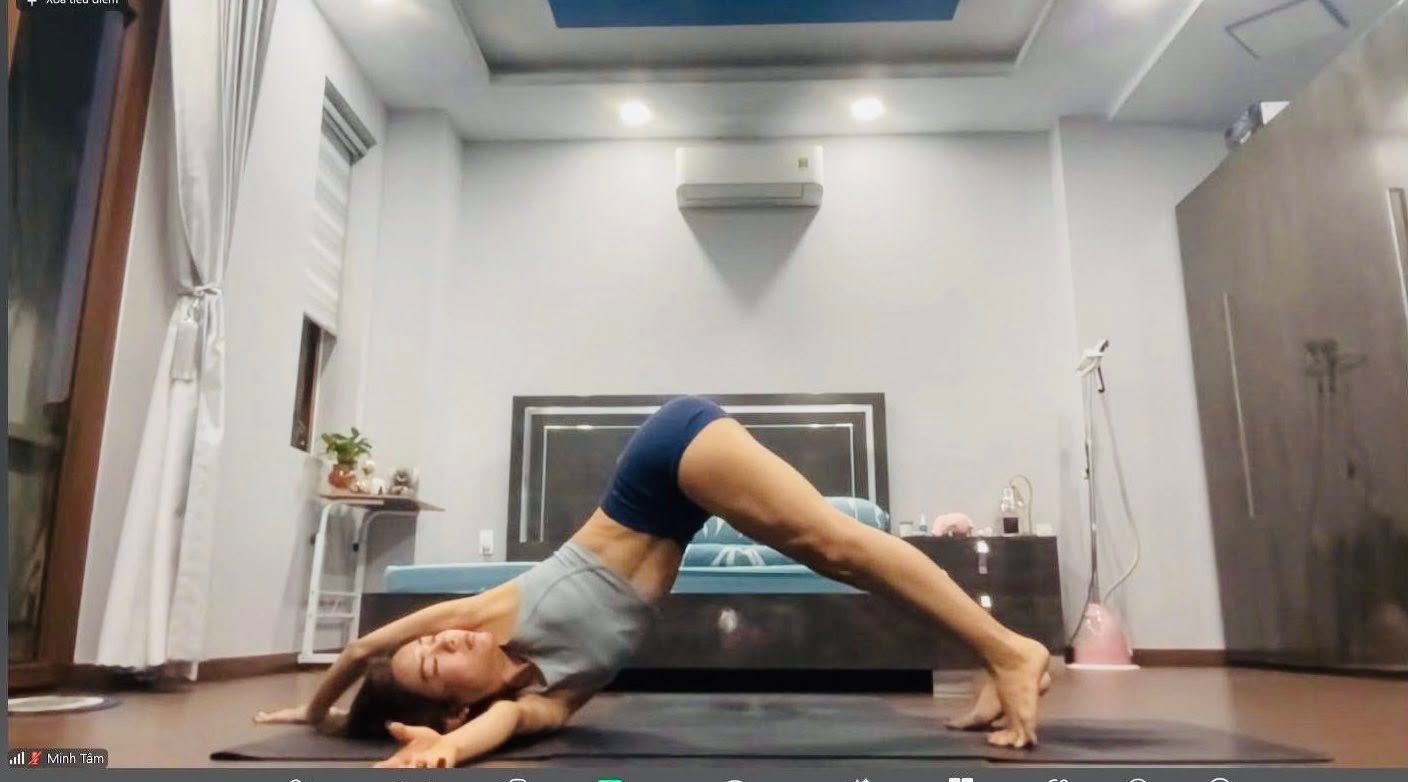[🆕🇻🇳] Phan Lý Yoga – ☘️HLV YOGA :CÁ NHÂN ,TRỰC TIẾP,ONLINE,TRI LIỆU,KIDS … 🧘 Top1Yoga 🤸🏻‍♀️ Cơ thể của bạn không cần so sánh !
Mà cần được bạn lăng nghe, thấu hiểu và kiên trì đồng hành 
Chào ngày  mới ! 
Hv 5h sáng 
#yogadanhchonguoimoi
#yogadung