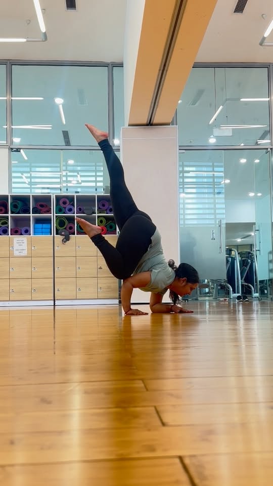 [🆕🇻🇳] Anjali Choudhary – semifinalist of India Got talent 6,Ugram Ujjwalam 2 finalist, national yoga champion   https://www.facebook.com/anjali.choudhary.161009?mibextid=JRoKGi 🧘 Top1Yoga 🤸🏻‍♀️ funky pincha mayurasana #funkypincha