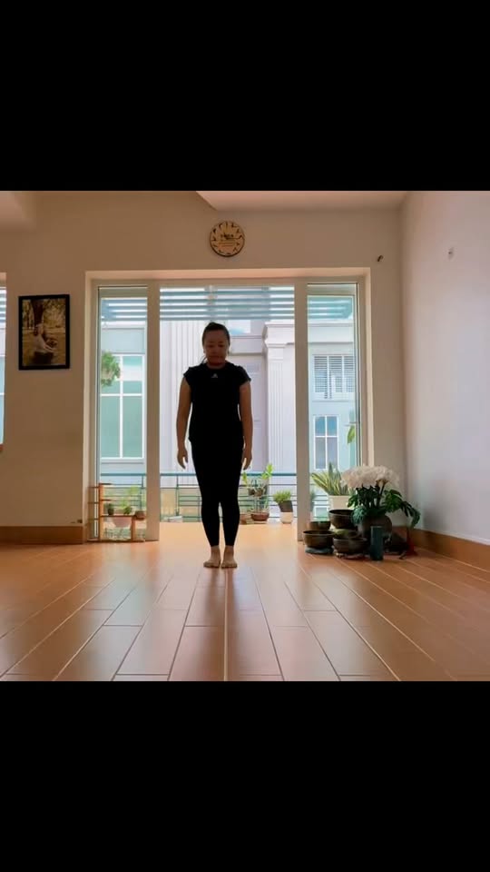 [🆕🇻🇳] Nắng Yoga – Grow Your Health  🧘 Top1Yoga 🤸🏻‍♀️  Huấn luyện viên hỏi : 
Sao dạo này mặc đồ đen không vậy em ?
 Học viên nói : 
– Mặc đồ tối cho nó mập mờ Chị ơi, chứ mặc đồ sáng quá em nó sợ mập rõ 

—
