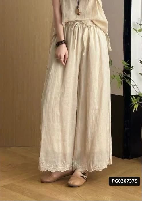 [🆕🇻🇳] Shop Đẹp VN VI – Trang phục – quần áo   👕 Top1Fashion 👗   MS PG0207375
Quần ống rộng dáng suông màu be nhẹ nhàng tinh tế.
Thiết kế cạp chun thoải mái với điểm nhấn ren lai quần.
Dễ dàng kết hợp cùng nhiều trang ph