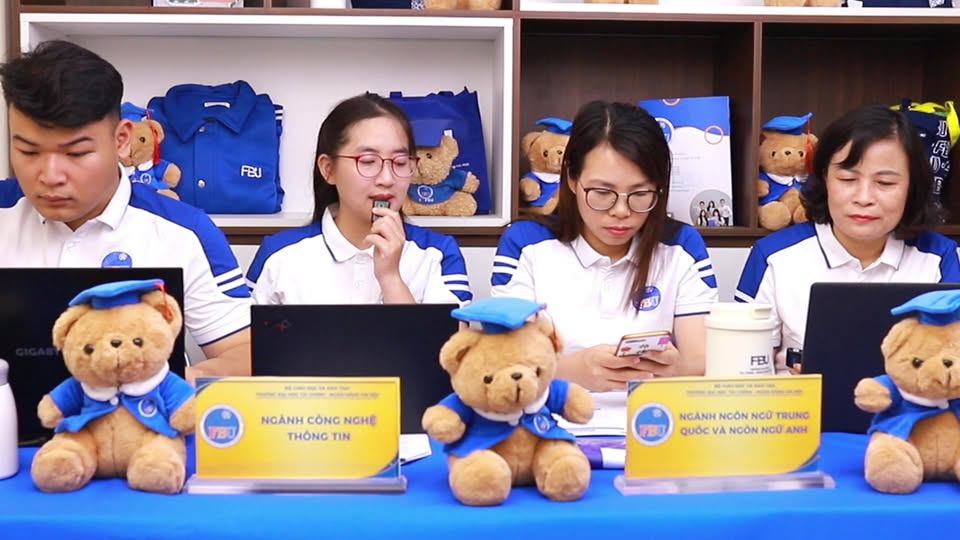 [🆕🇻🇳] Trường Đại học Tài chính – Ngân hàng Hà Nội 📚 Top1Learn 📕 Các thầy cô của Trường Đại học Tài chính – Ngân hàng Hà Nội đang trực tiếp giải đáp mọi thắc mắc về tuyển sinh và ngành học cho các bạn ngay lúc này.
 Các