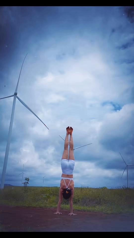 [🆕🇻🇳] HÙNG HANDSTAND-Thăng Bằng Tay Là Dễ ⚽ Top1Sport ⛹️‍♂️ Nhẹ nhàng đẹp như mây trôi  Bạn Hồng Phấn 

Ngắm các siêu mẫu của HUNG HANDSTAND nha

====================================

Thông tin khóa mới học từ đầu :